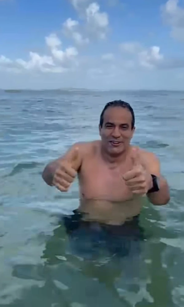  Bruno Reis aproveita dia no Porto da Barra por Reprodução/Redes Sociais