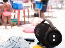 Imagem - Lei do silêncio nas praias: projeto que proíbe até caixas de som divide banhistas