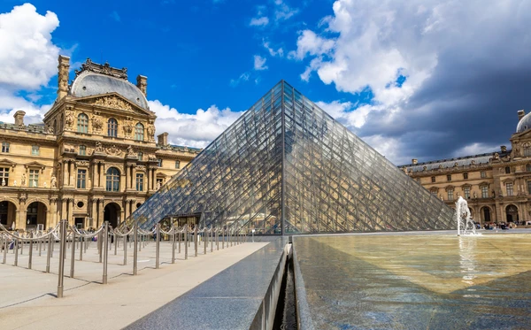 Museu do Louvre, em Paris, na França