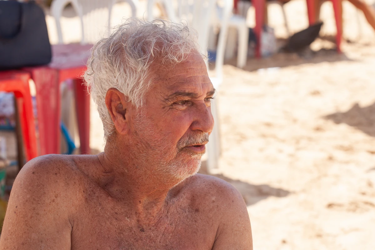 Projeto de lei que proíbe som nas praias divide banhistas  por Sora Maia/CORREIO