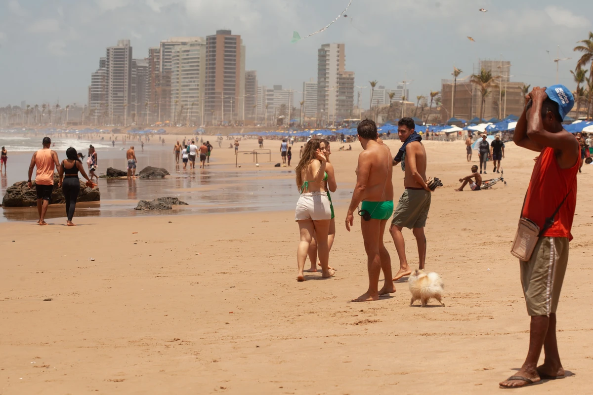 Projeto de lei que proíbe som nas praias divide banhistas  por Sora Maia/CORREIO
