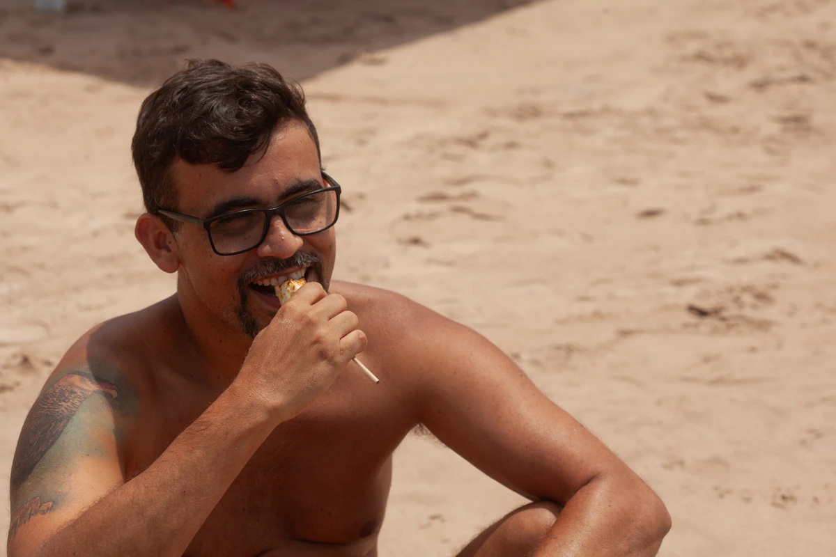 Projeto de lei que proíbe som nas praias divide banhistas  por Sora Maia/CORREIO