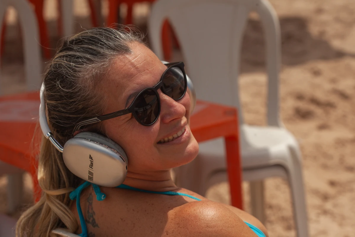Projeto de lei que proíbe som nas praias divide banhistas  por Sora Maia/CORREIO