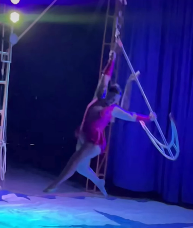 Trapezista baiana de 28 anos morre durante apresentação de circo por Reprodução