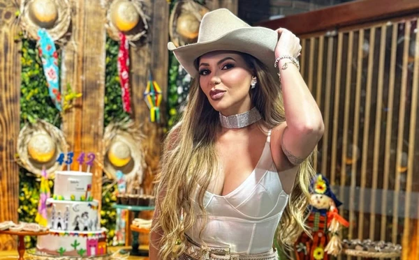 Vanessa Rios, ex-vocalista das bandas Kitara e Capim com Mel