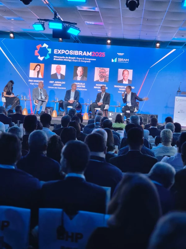A Exposibram 2025, promovida pelo Instituto Brasileiro de Mineração (Ibram), reúne executivos, especialistas, investidores e representantes do poder público por Moysés Suzart