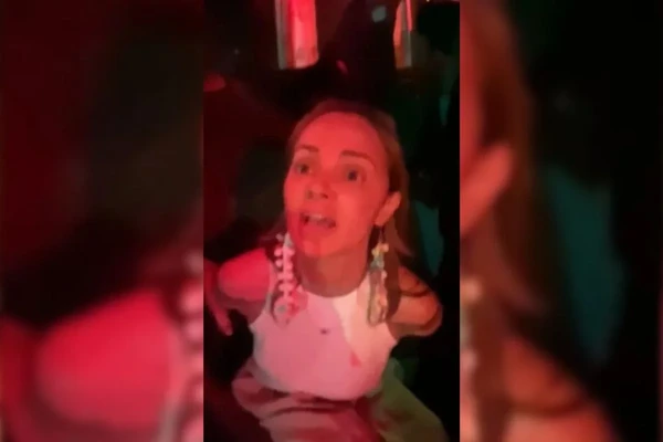 Aline Bardy Dutra por Reprodução