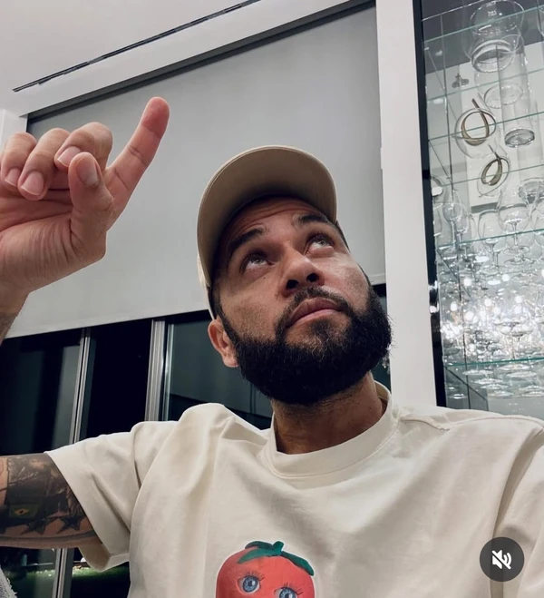 Após ter condenação anulada, Daniel Alves vira pregador em igreja evangélica por Reprodução