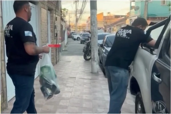Casa era utilizada como fábrica clandestina para produção de bebidas alcóolicas por Reprodução/TV Record