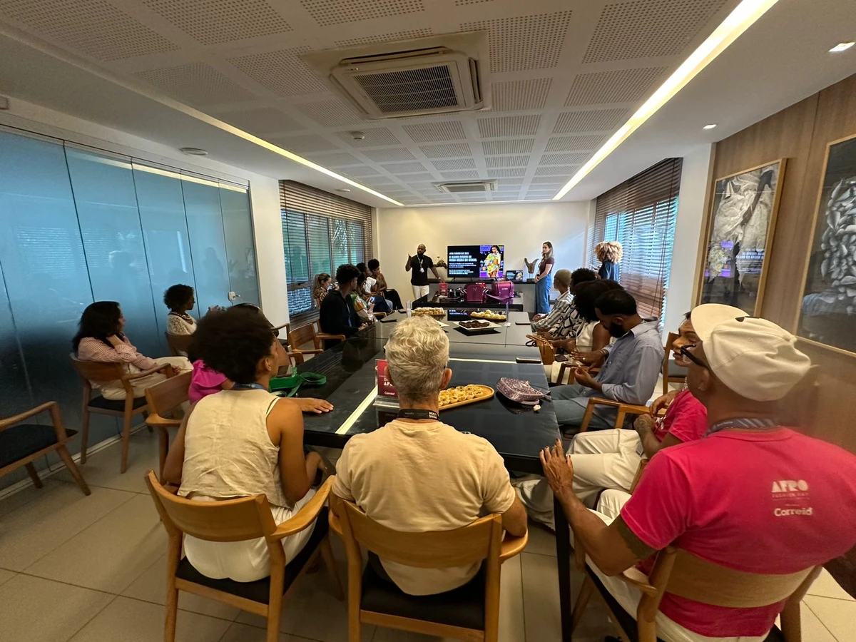 Fábio Reis, analista de projetos responsável pelo Afro Fashion Day, apresenta o tema do desfile por Correio