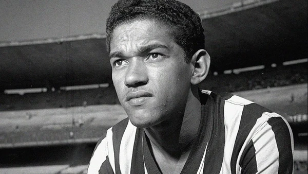 Garrincha nasceu em 28 de outubro de 1933, no Rio de Janeiro, e se tornou um dos maiores gênios do futebol brasileiro por Reprodução