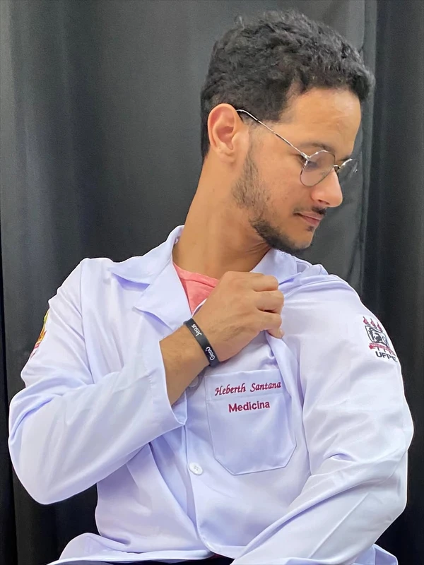 Heberth Vinícius Santana é estudante de medicina por Reprodução/ Instagram