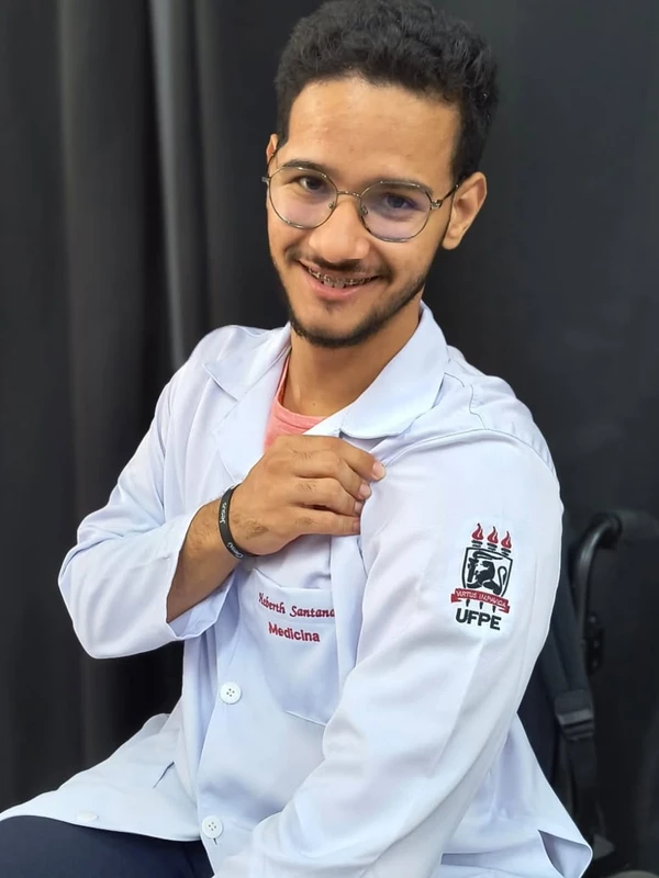 Heberth Vinícius Santana é estudante de medicina por Reprodução/ Instagram