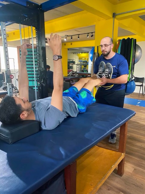 Heberth Vinícius Santana passou por cirurgias e fisioterapia por Reprodução/ Instagram