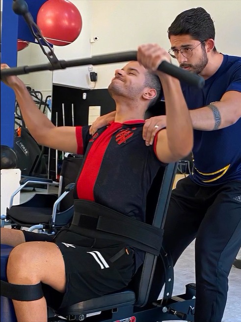 Heberth Vinícius Santana passou por cirurgias e fisioterapia por Reprodução/ Instagram