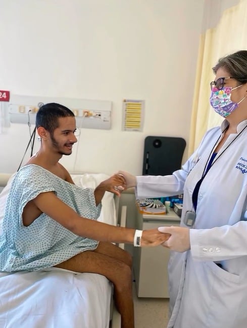 Heberth Vinícius Santana passou por cirurgias e fisioterapia por Reprodução/ Instagram
