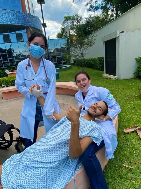 Heberth Vinícius Santana passou por cirurgias e fisioterapia por Reprodução/ Instagram