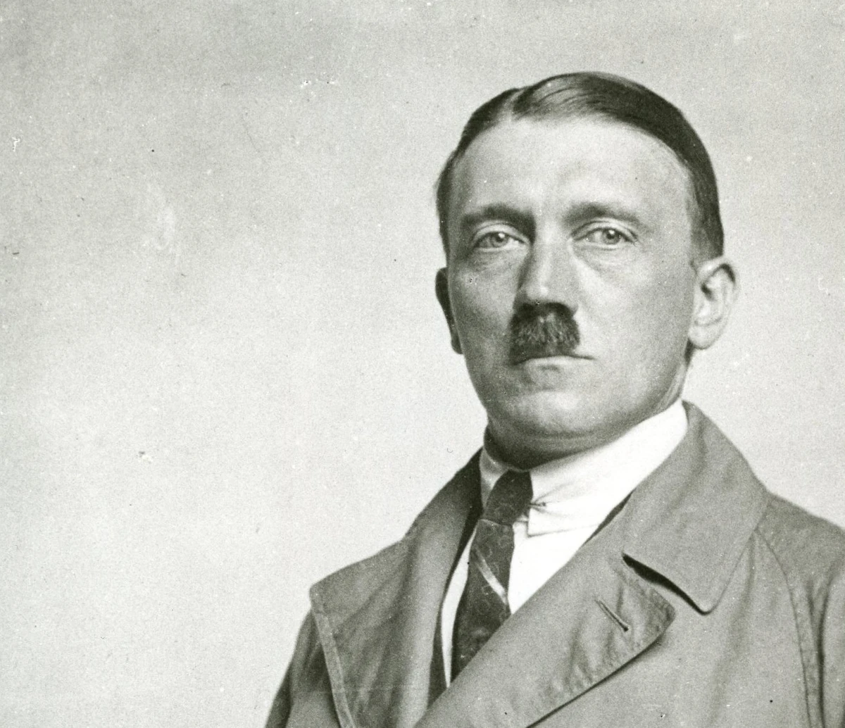 Hitler pregava a superioridade da raça ariana e foi o principal responsável pelo Holocausto, genocídio que exterminou cerca de seis milhões de judeus. por Reprodução