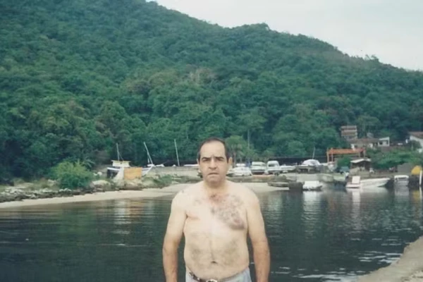 Homem descobre ter câncer de mama após sentir incômodo