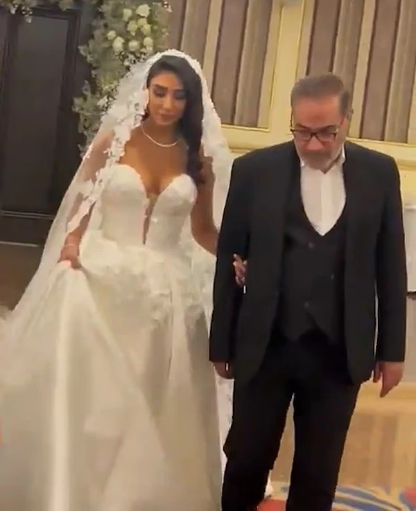 Lyaman Mammadli foi criticada por vestido por Reprodução