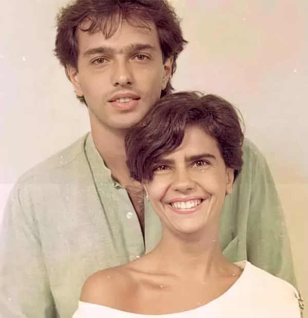 Mayara Magri com Jayme Periard na novela "A gata comeu" por Reprodução