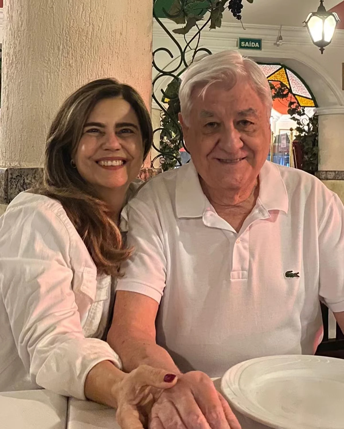 Mayara Magri com Lauro César Muniz por Reprodução