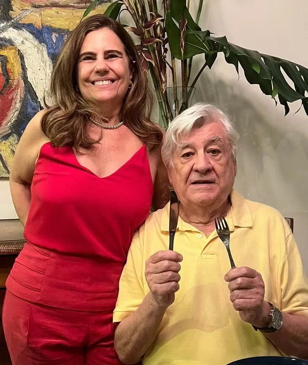 Mayara Magri com Lauro César Muniz por Reprodução