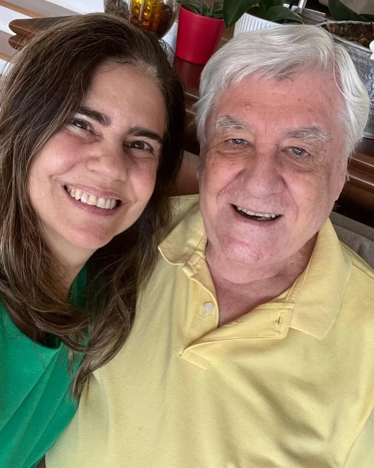 Mayara Magri com Lauro César Muniz por Reprodução