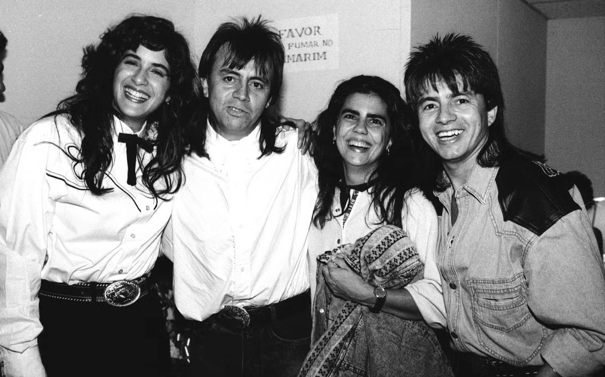 Mayara Magri com Lúcia Veríssimo e a dupla Chitãozinho e Xororó por Reprodução