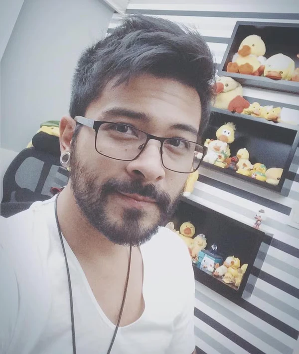 O filho Maurício Takeda e Sousa por Reprodução