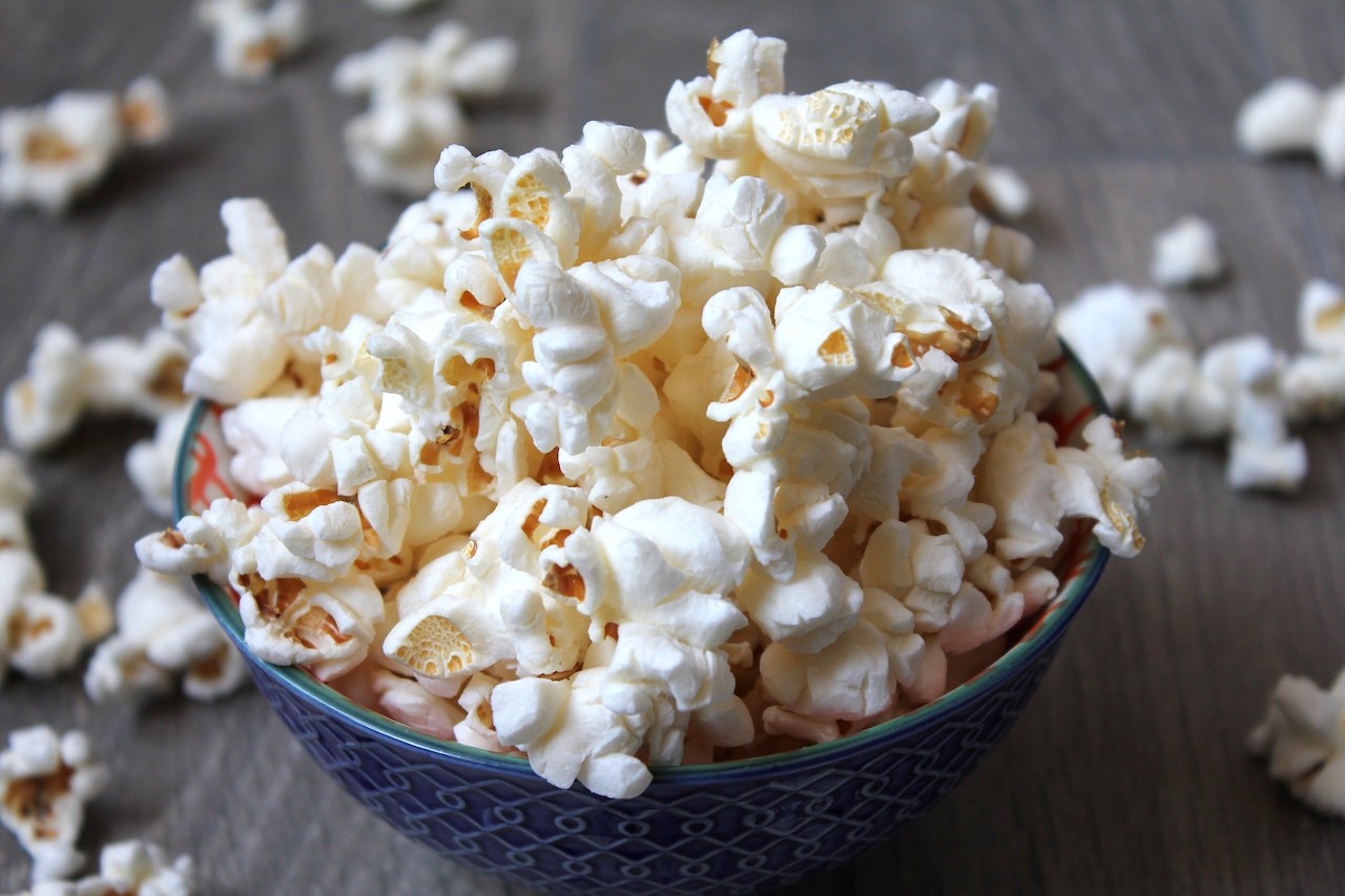 Pipoca de cinema em casa: o truque não é a manteiga, nem o sal por Shutterstock