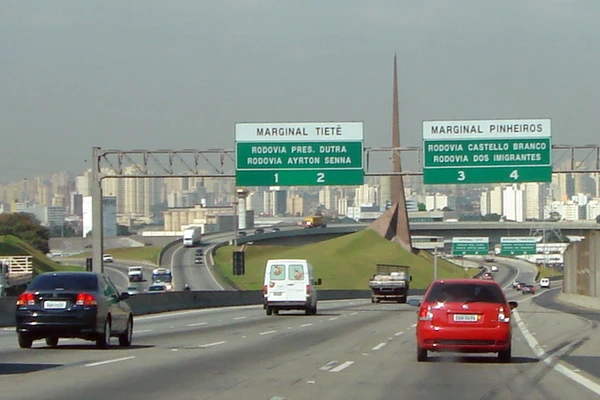 Em 28 de outubro de 1978, foi inaugurada a Rodovia dos Bandeirantes, considerada uma das novas grandes estradas do país na época.                                por Reprodução