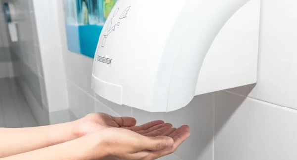 Secador de mãos por Reprodução