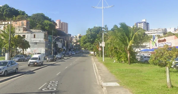 Semáforo Avenida General Graça Lessa por Reprodução Google/Maps