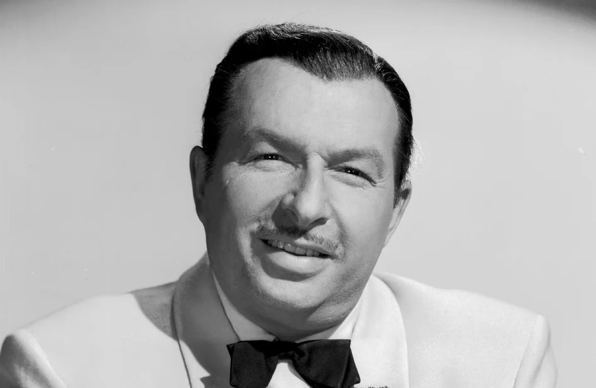 Xavier Cugat, maestro e músico espanhol, ícone da música latina nos Estados Unidos. Faleceu em 1990 por Divulgação