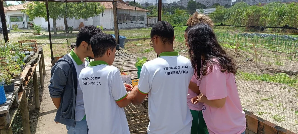 BioLuz é desenvolvido por estudantes do segundo ano do Ensino Médio por Arquivo Pessoal