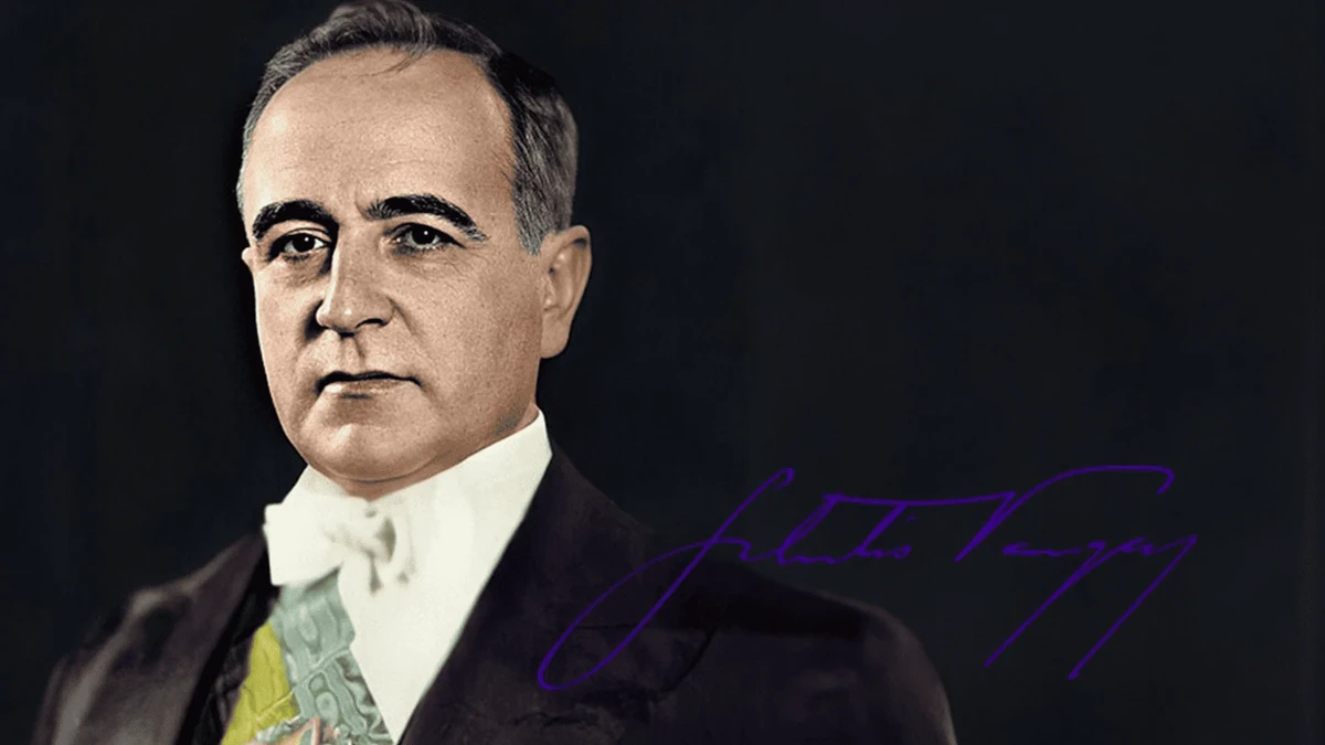 Em 29 de outubro de 1945, Getúlio Vargas foi deposto do cargo de Presidente do Brasil, encerrando o regime autoritário conhecido como Estado Novo por Divulgação