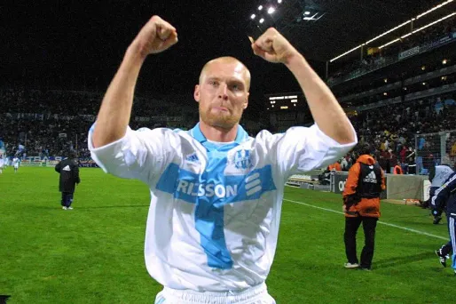 Klas Ingesson foi jogador e treinador de futebol sueco, lembrado por suas atuações na seleção da Suécia e em clubes europeus. Morrer aos 46 anos de mieloma múltiplo por Reprodução