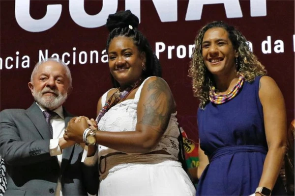 Marina Laís Duarte com Lula e Anielle