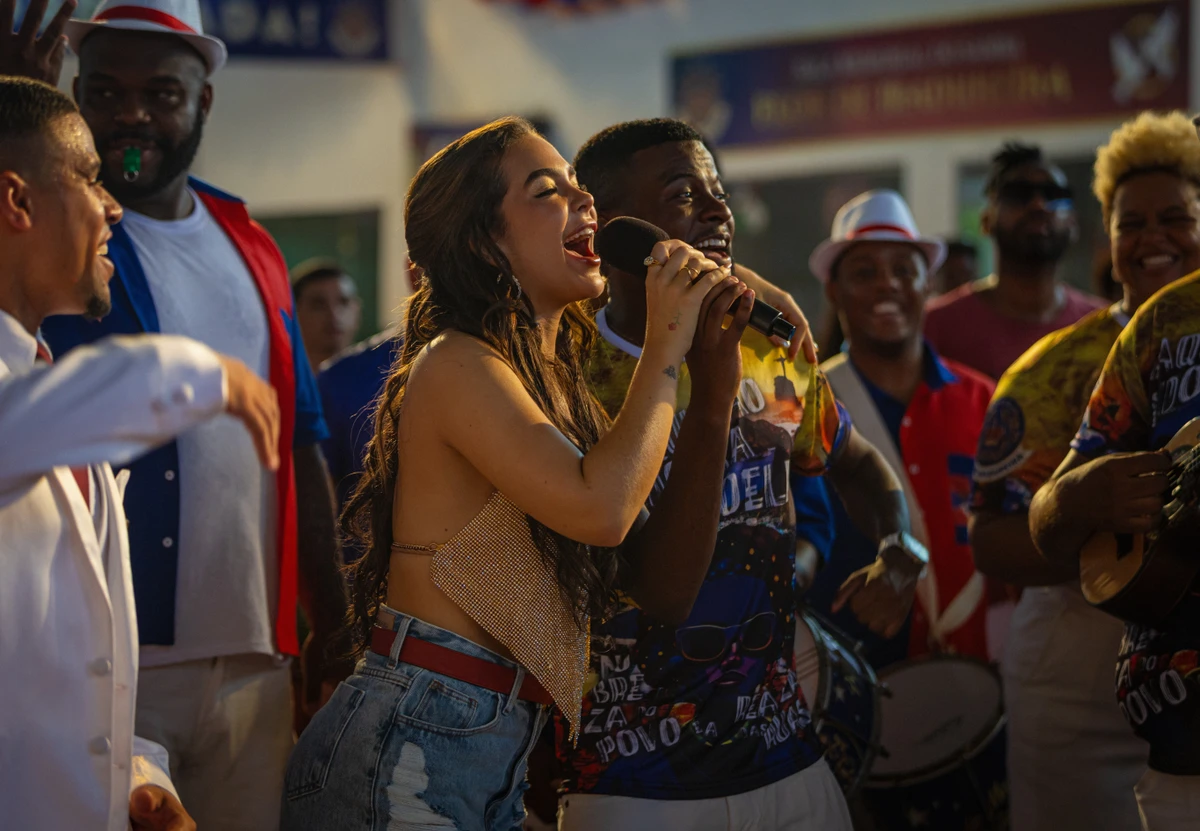Mel Maia como Mirna por Marcos Serra Lima/Netflix