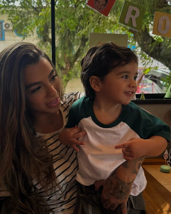 Petra Mattar e Makai por Reprodução/Instagram