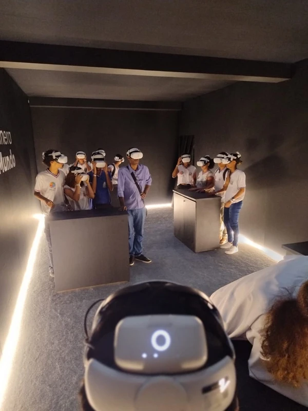 Viagem pelo mundo da mineração encanta estudantes baianos por Donaldson Gomes/CORREIO