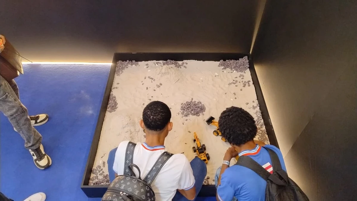 Viagem pelo mundo da mineração encanta estudantes baianos por Donaldson Gomes/CORREIO