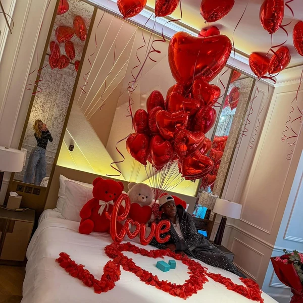 Virginia e Vini Jr. assumem namoro com foto romântica em Madri por Reprodução