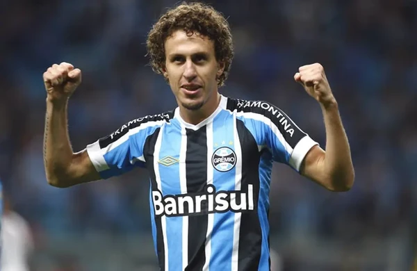 Futebolista Rafael Galhardo nasceu em 1991 por Divulgação