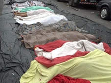 Imagem - Moradores resgatam dezenas de corpos na mata e total de mortos em operação no Rio passa de 120