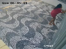 Imagem - Mulher é atacada com garrafa de vidro na Graça: 'Disse que ia me matar'