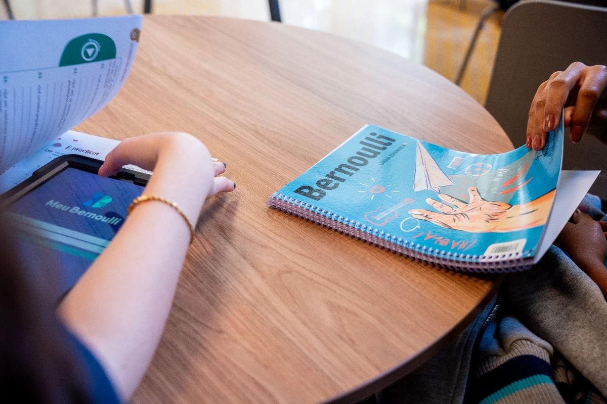 Bernoulli Educação por Divulgação Bernoulli Educação