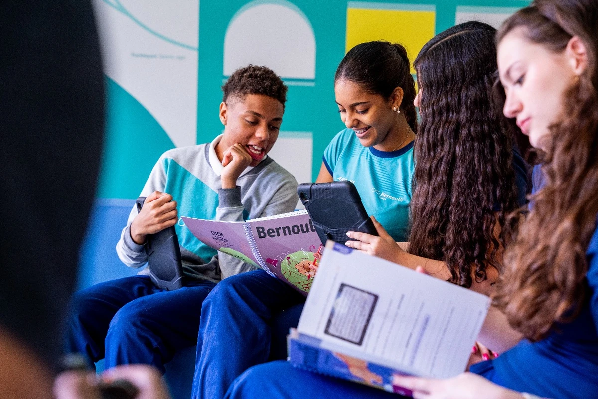 Bernoulli Educação por Divulgação Bernoulli Educação