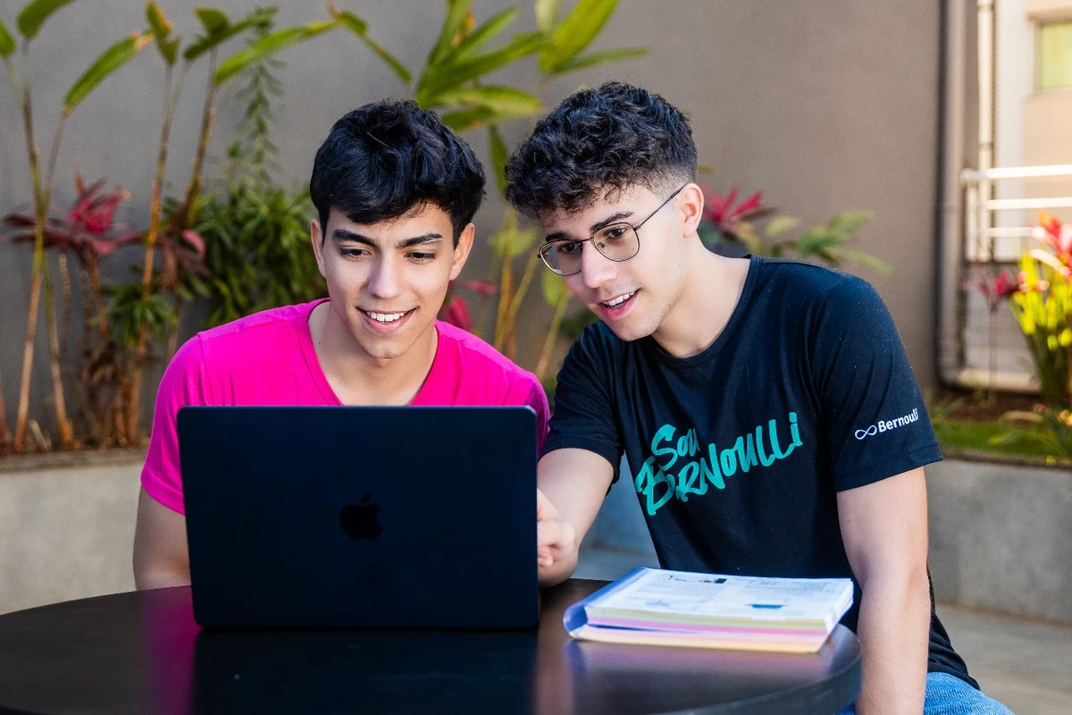 Bernoulli Educação por Divulgação Bernoulli Educação